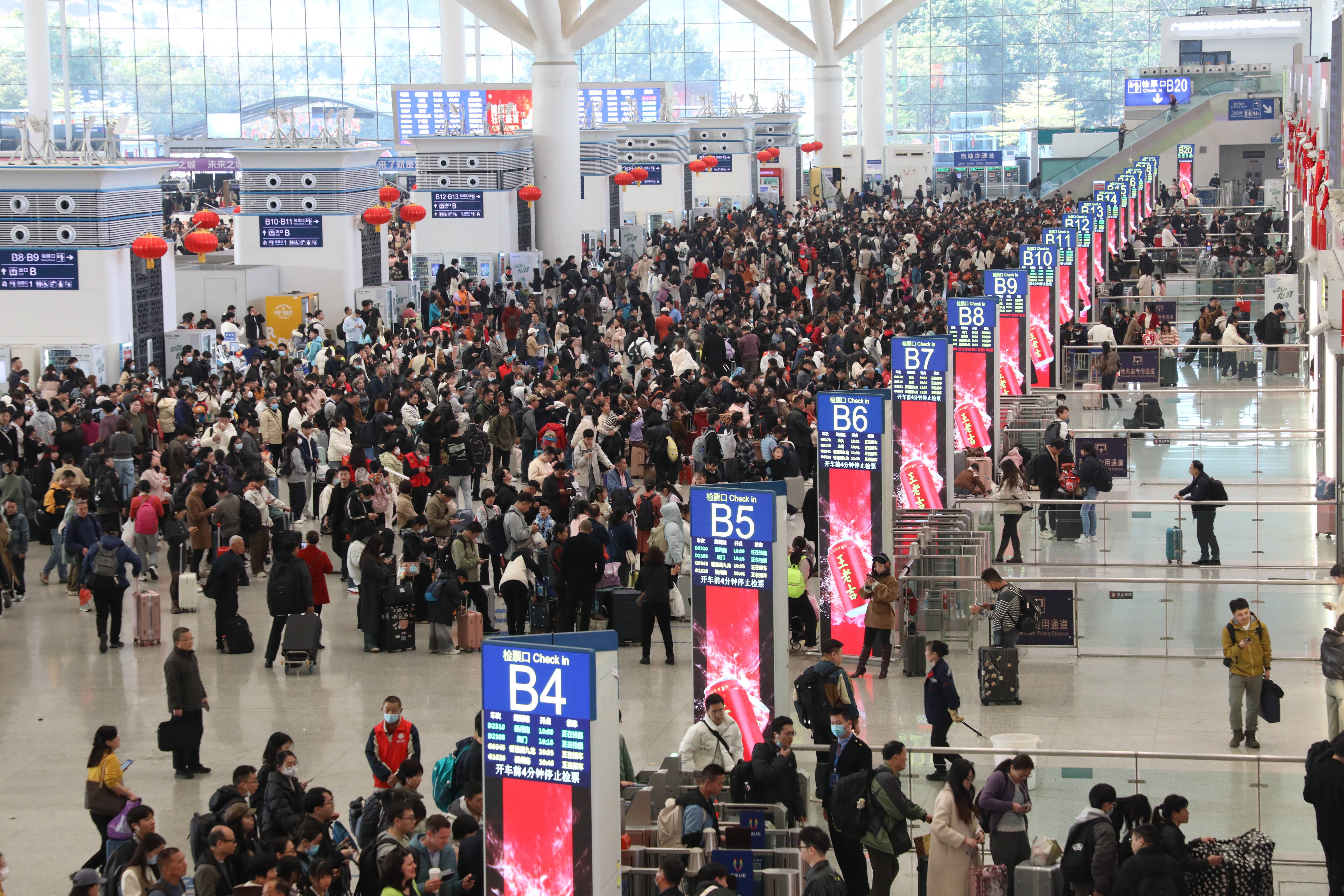 广铁集团“五一”首日送客346.9万人次 创历史新高