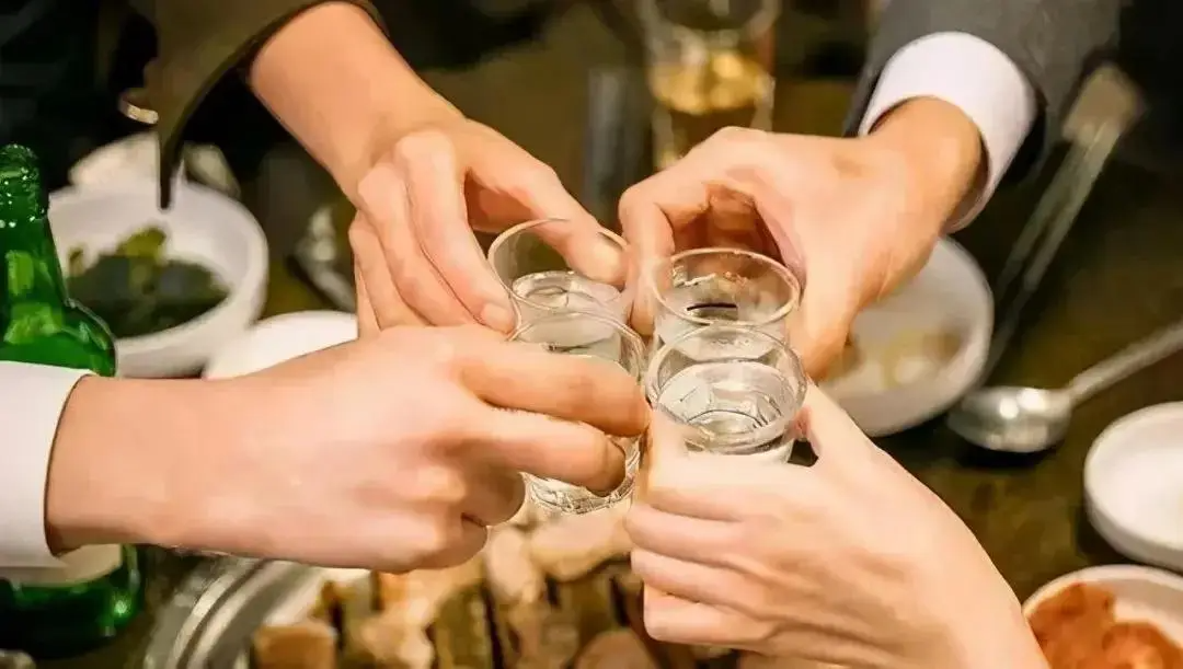 直击贵州茅台股东大会 董事长张德芹详解如何穿越本轮周期